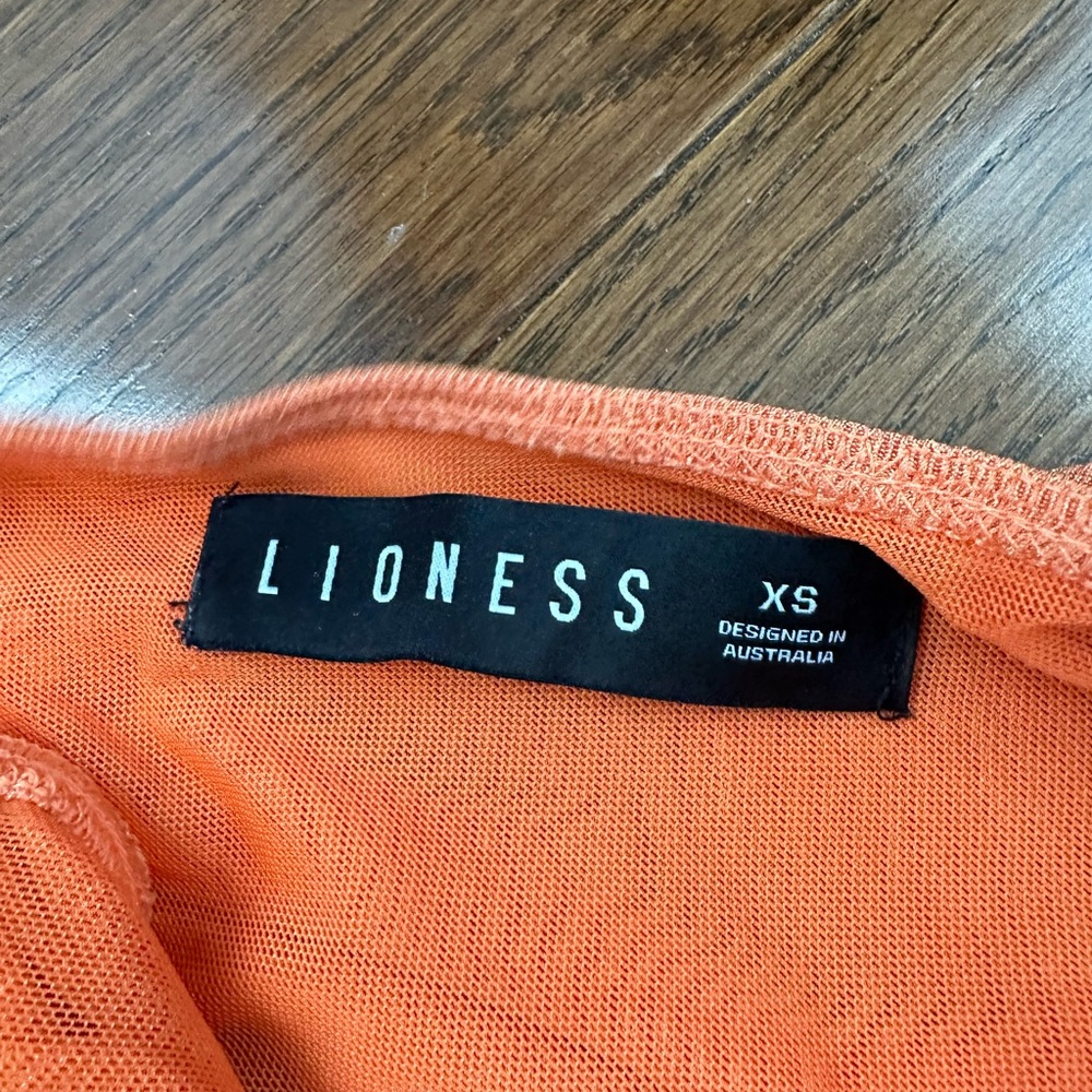 PRINCESS POLLY LIONESS SCRUNCH ORANGE TOP - Picture 3 of 3